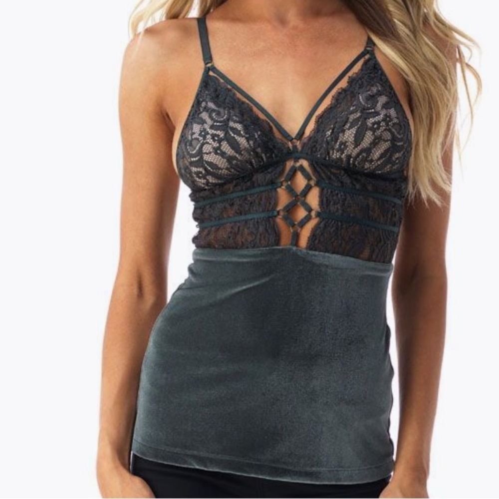 Sky Clothing Trawangan Black Lace Top Sz XS NWT